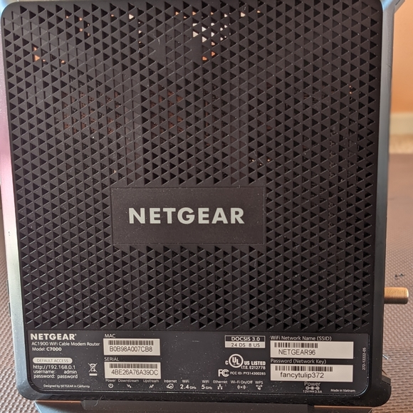 NETGEAR - Nighthawk AC1900 Router with DOCSIS 3.0 Cable Modem - Black - Picture 4 of 6